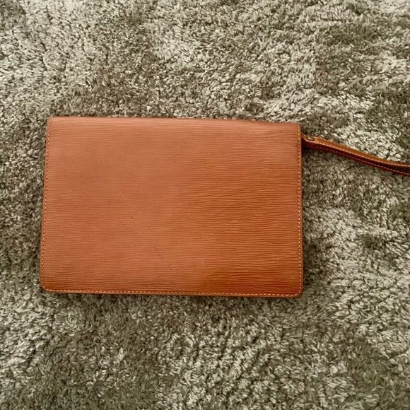 1 hr sale only Authentic Louis Vuitton clutch on Mercari Jewelsofava - Picture 9 of 16